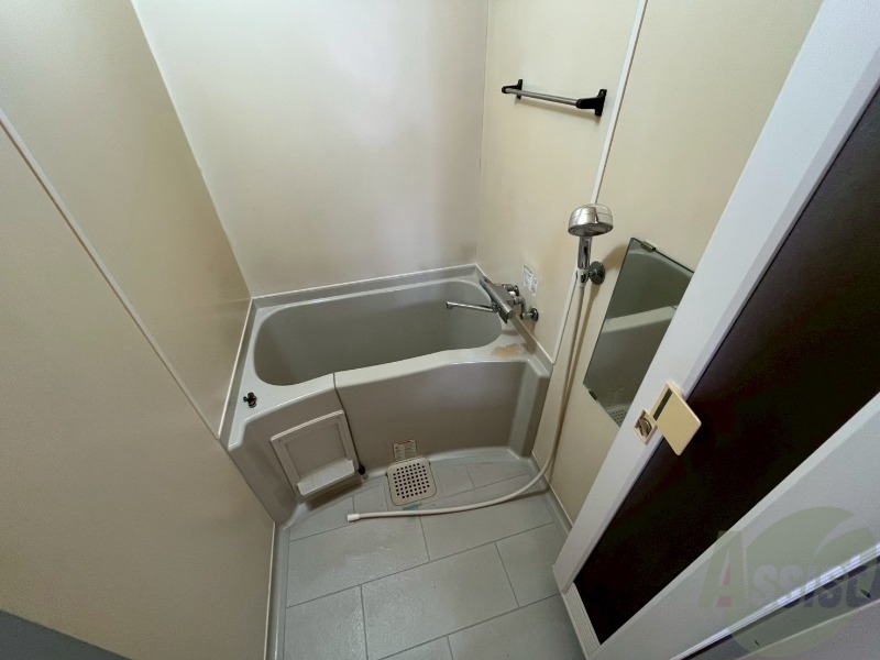 バス・シャワールーム　ユニットバスです。疲れを癒すのに欠かせませんね！