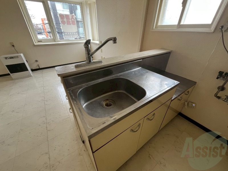 洗面設備　こちらに洗面台があります。朝の洗顔はこちらで。