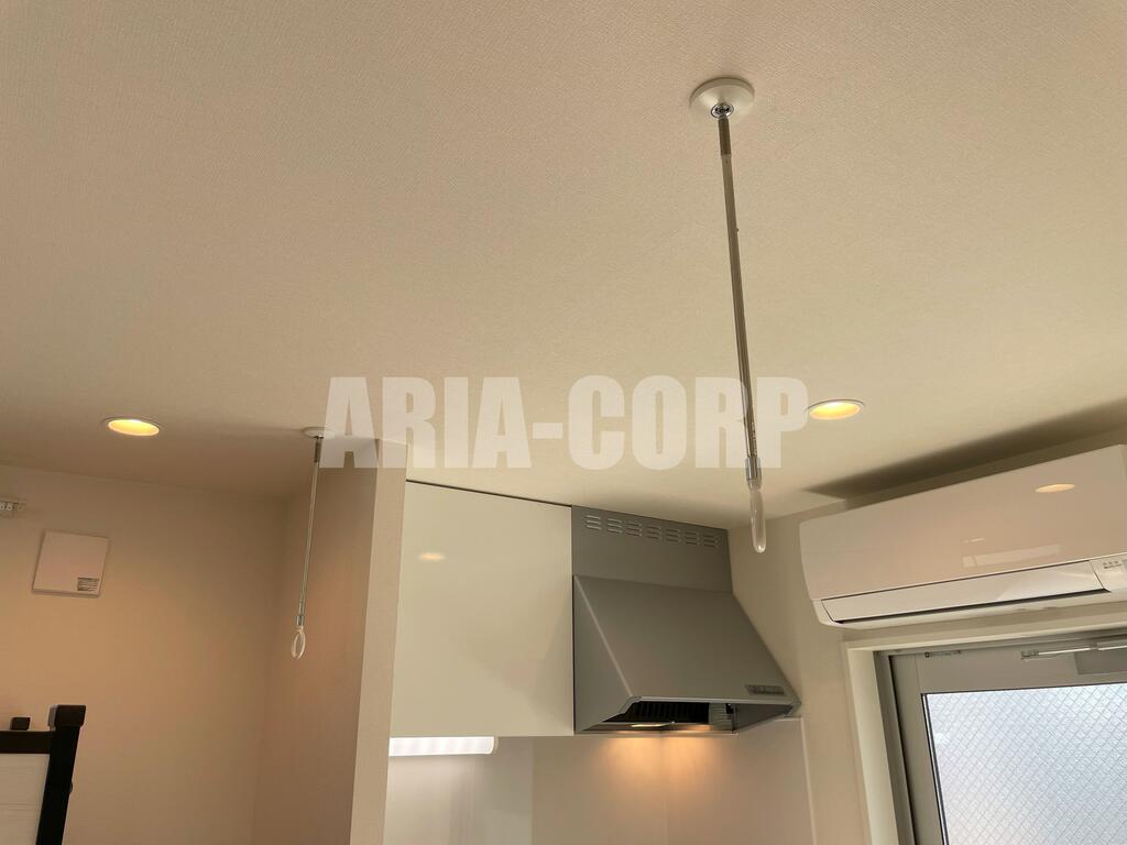 バルコニー　バルコニー、室内物干し、浴室乾燥と3箇所お洗濯物を干せます！