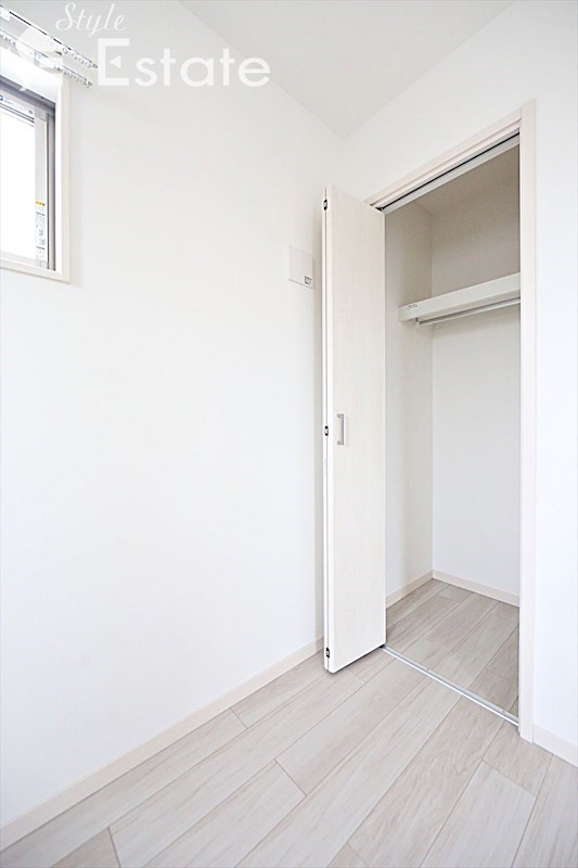 収納　ベッドルームクローゼット