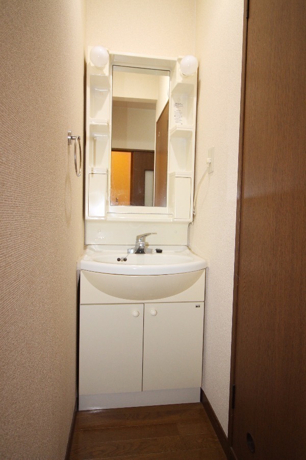 洗面設備　化粧台あり