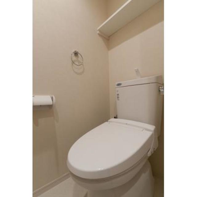トイレ　※写真は同タイプ住戸です。