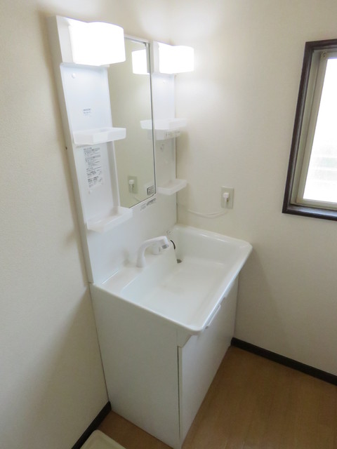 洗面設備　朝の身支度はこちらで