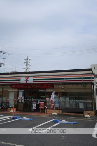 コンビニ　セブンイレブン（コンビニ）まで367m