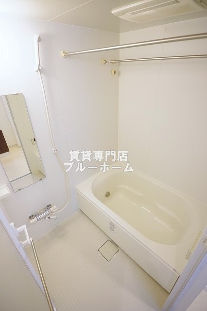 バス・シャワールーム　追炊き機能付きのお風呂です！