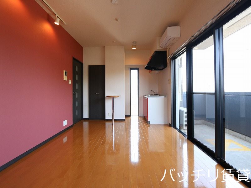 居室・リビング　別号室の画像。現況優先。