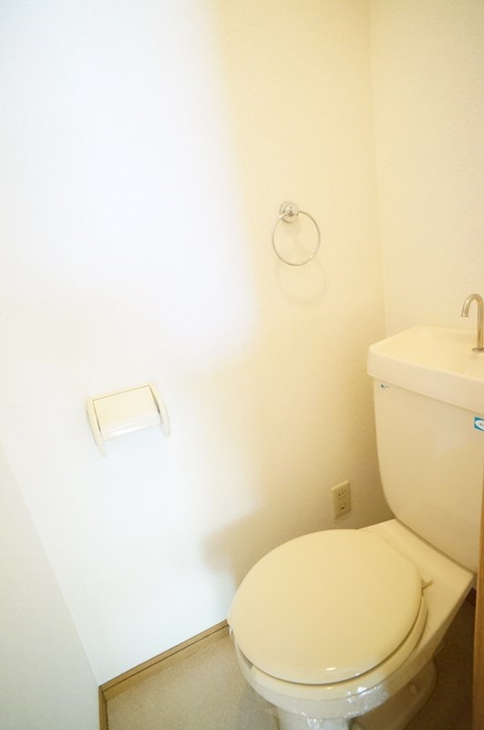 トイレ　別号室イメージ