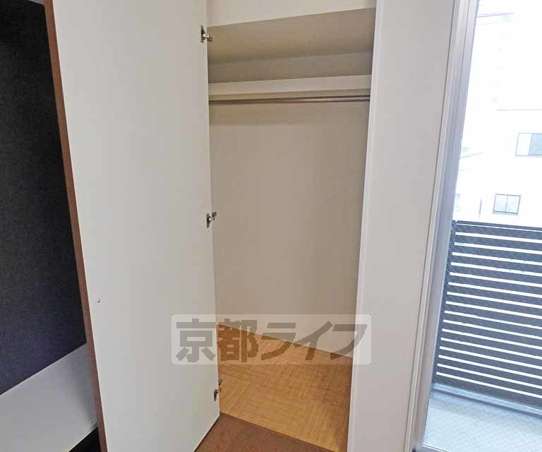 収納　広々とした収納です。