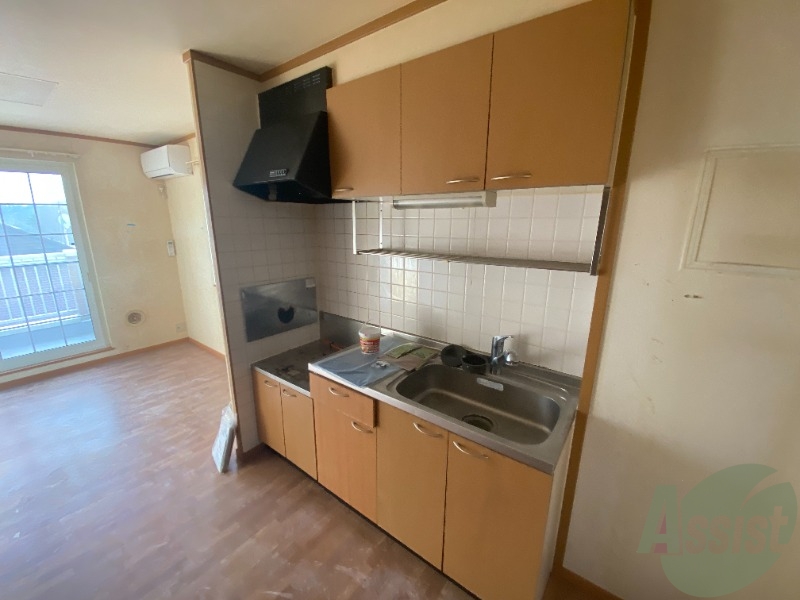 キッチン　キッチンにはガスコンロを設置して使用してください。