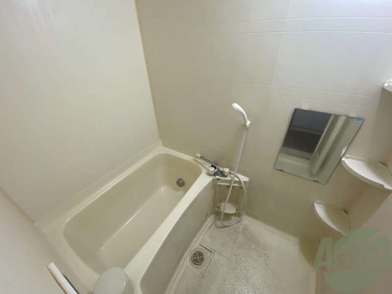 洗面設備　追い焚き機能が付いているので冬も暖かいお風呂に入れます！