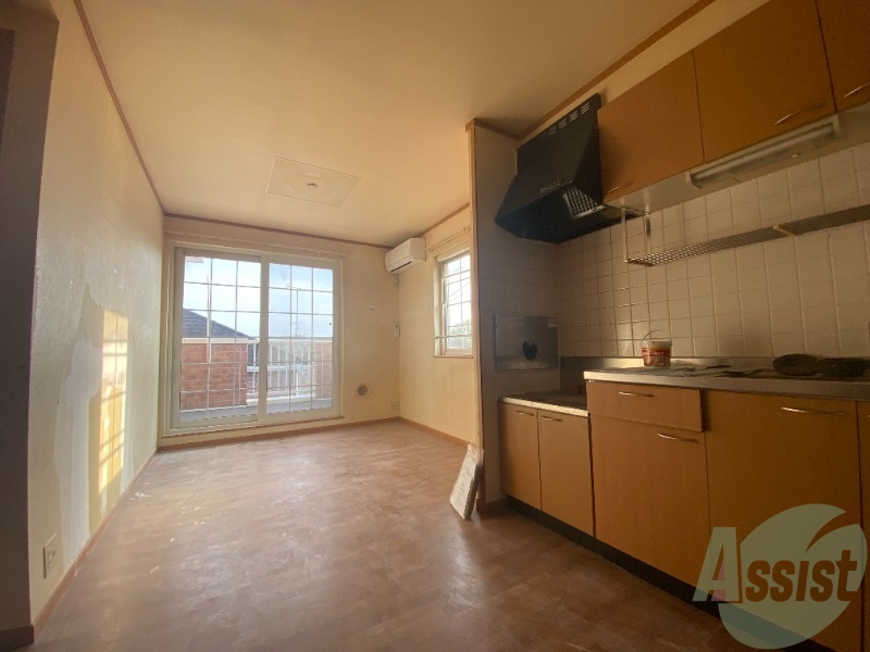 居室・リビング　リビングは１０帖以上と広々しています。