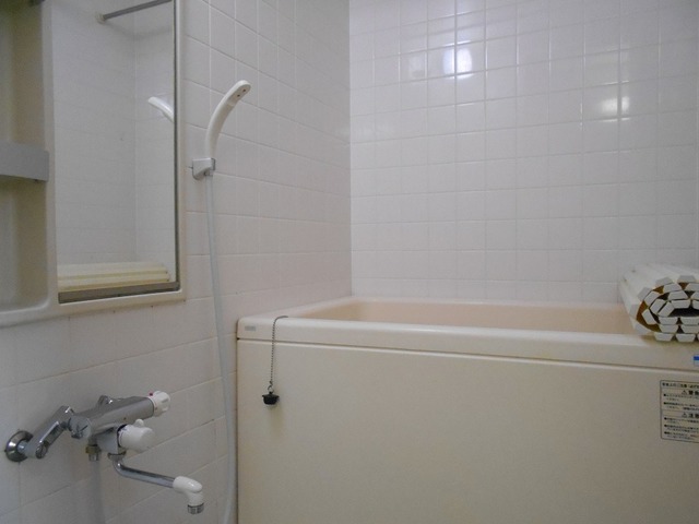 バス・シャワールーム　※写真は101号室のものです