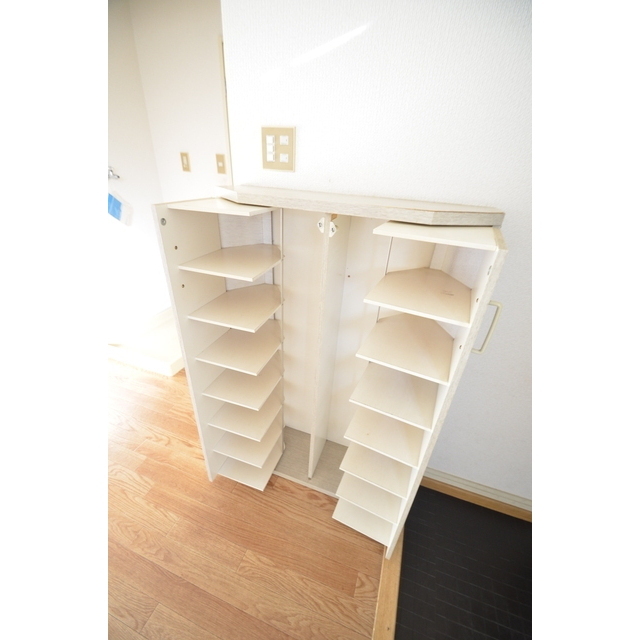 収納　シューズボックス