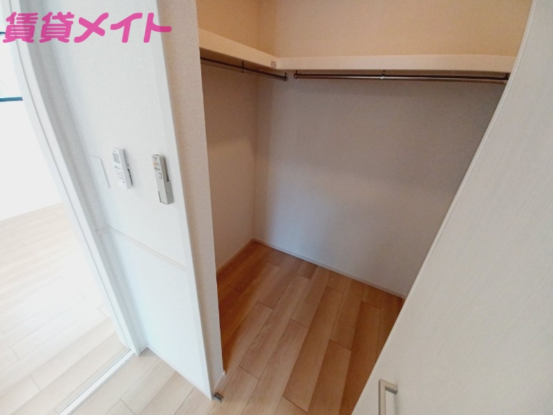 収納　同型参考写真