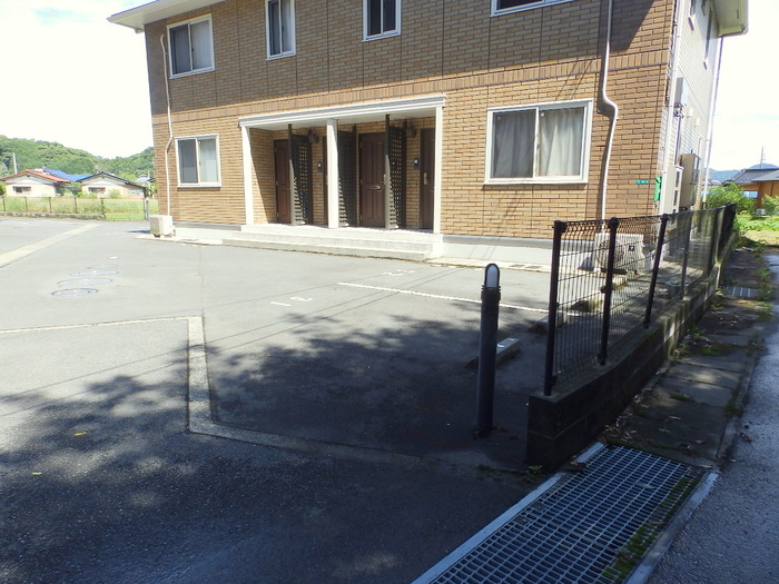 その他共有部分　外観　別角度から撮影