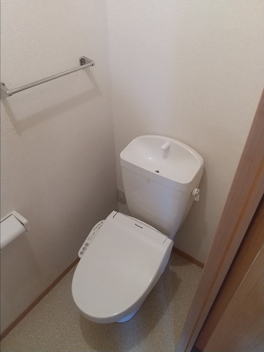 トイレ　温水洗浄暖房便座