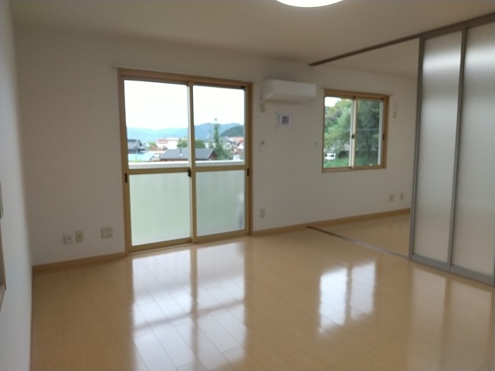 居室・リビング　LDK＋洋室