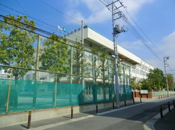 中学校　足立区立谷中中学校（中学校）まで2012m