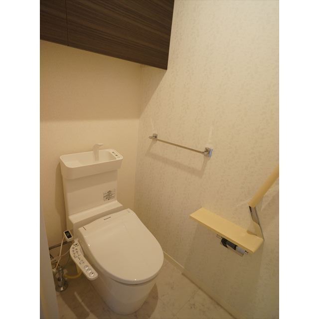 トイレ　もちろん洗浄便座もあります♪