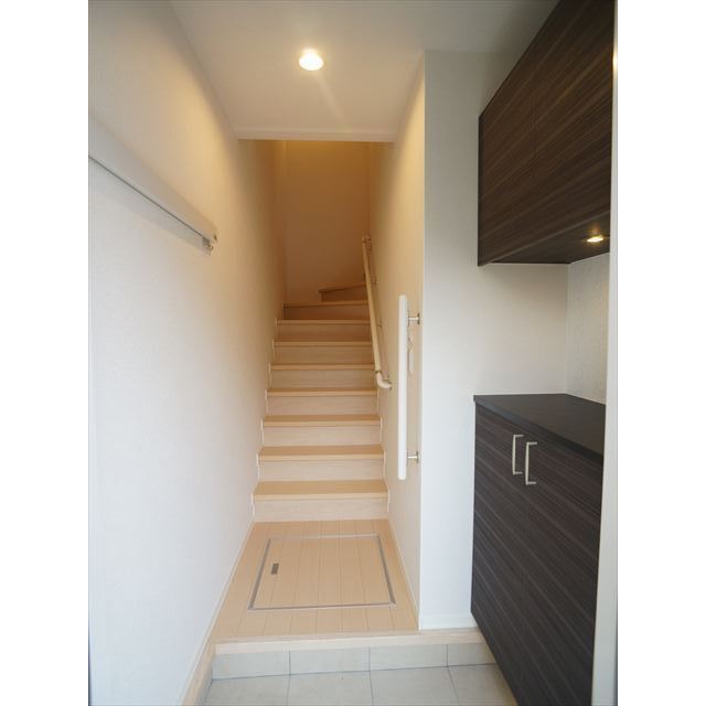 玄関　下駄箱収納もあります♪