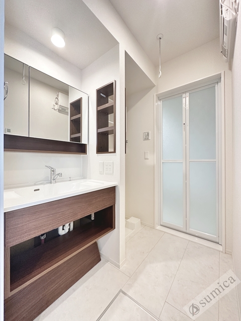 洗面設備　洗面暖房機完備！