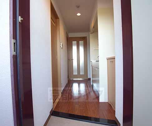 その他部屋・スペース　スッキリとした廊下です。