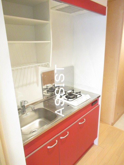 キッチン　写真：設備同仕様の別物件です