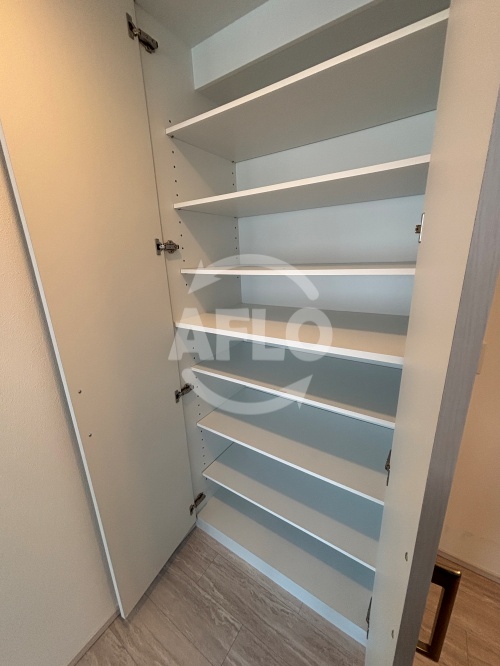 収納　ソルレヴェンテ新梅田　シューズボックス