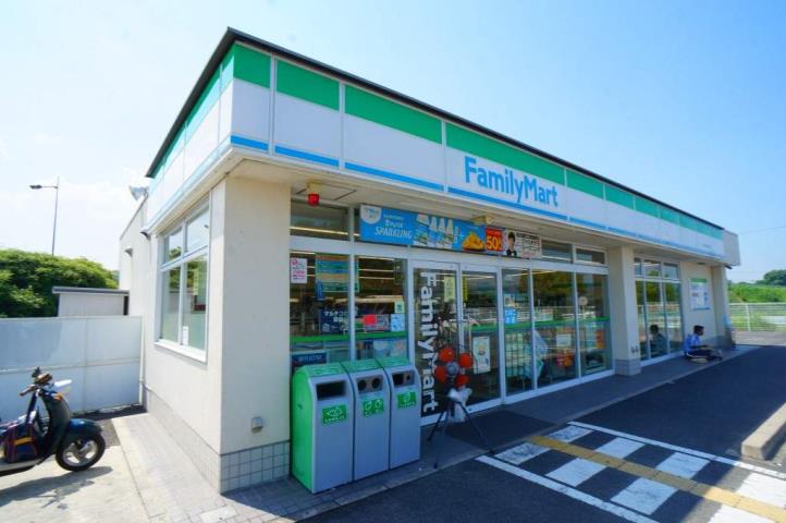 ドラックストア　ウエルシア木津川山田川駅前店（ドラッグストア）まで276m
