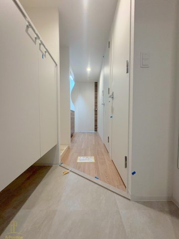 玄関　セレニテ東梅田アリエ