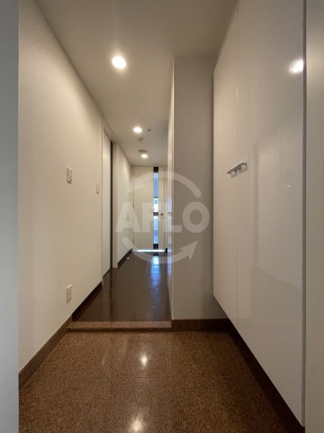 玄関　エスライズ四ツ橋　玄関