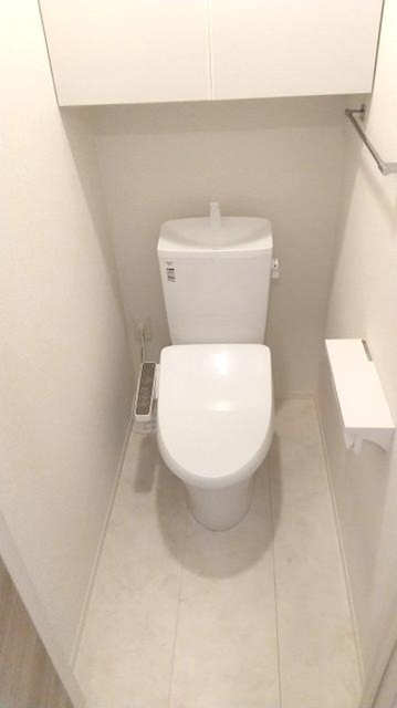 トイレ　温水洗浄暖房便座