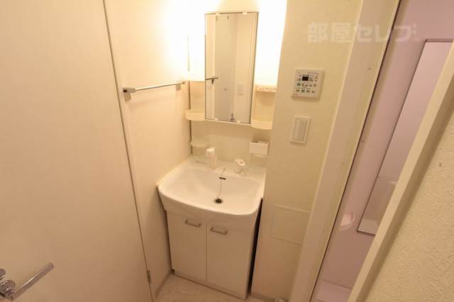 洗面設備　洗面台、とても使いやすいです。