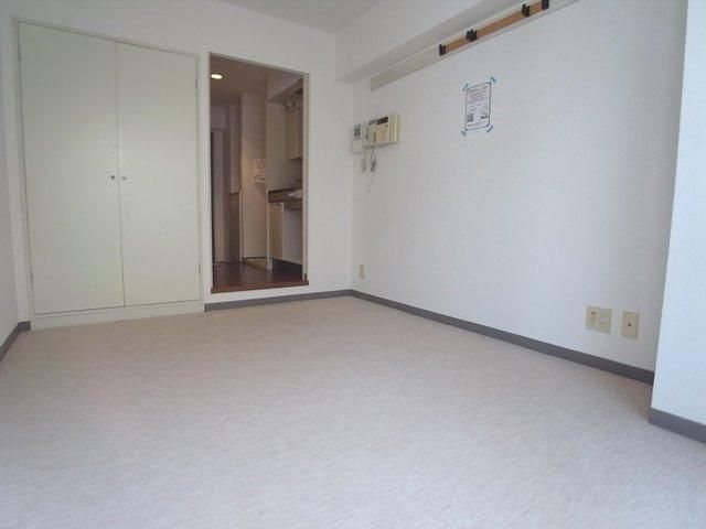 居室・リビング　きれいな洋室