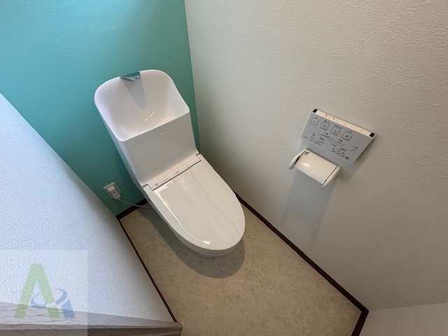 長田天神町戸建のトイレ写真