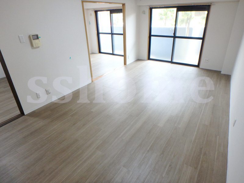 居室・リビング　明るいお部屋です☆