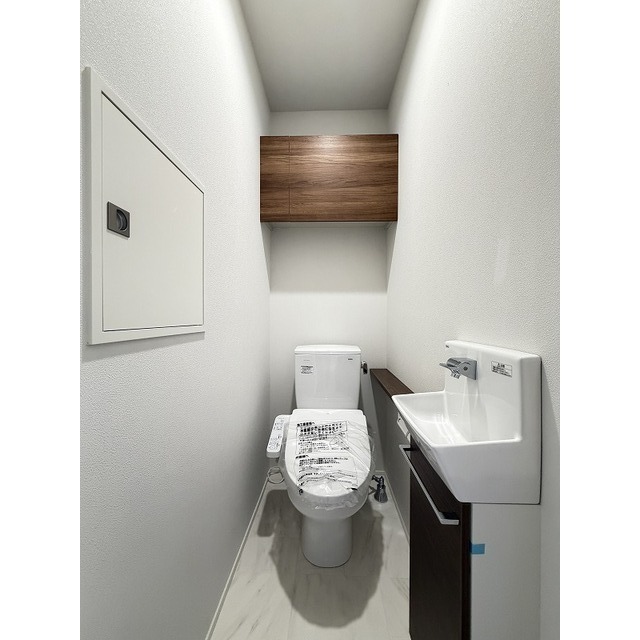 トイレ　トイレには快適な温水清浄便座付