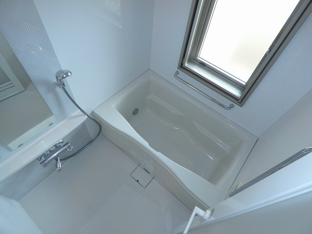 バス・シャワールーム　追い炊き機能付き☆