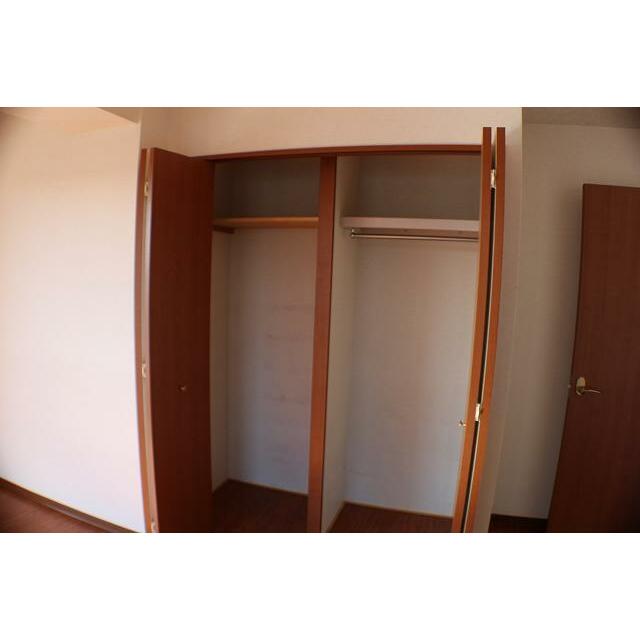 収納　洋室８．４帖の収納