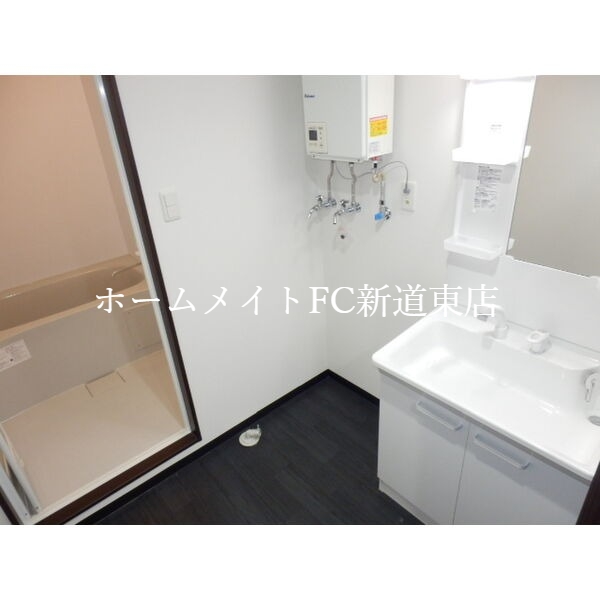 洗面設備　洗髪洗面化粧台