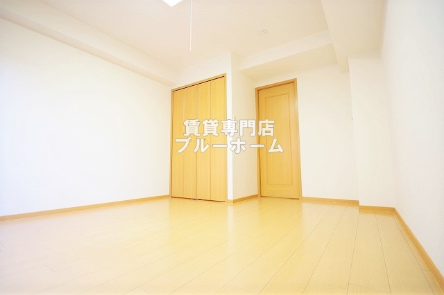 その他部屋・スペース　別角度からの洋室です！