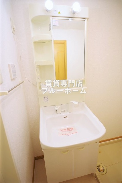 洗面設備　独立洗面台です！