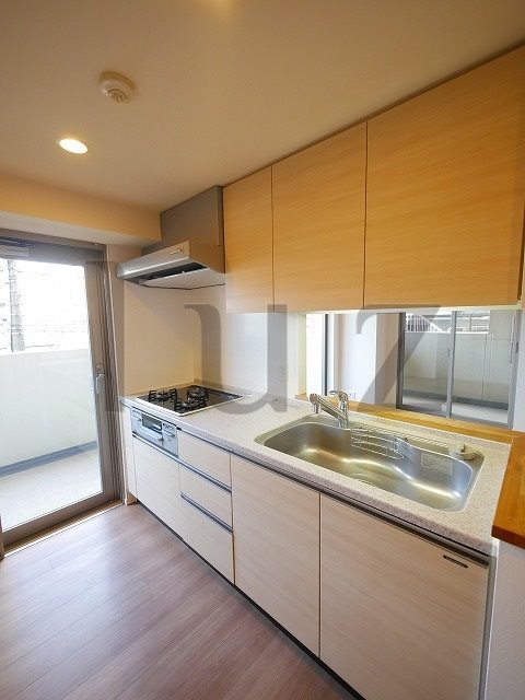 キッチン　3口コンロのシステムキッチン！