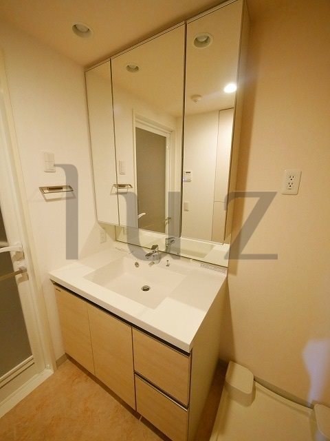 洗面設備　人気の独立洗面台！