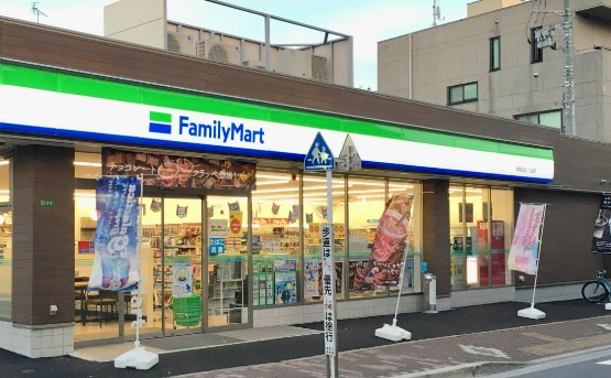 コンビニ　ファミリーマート 練馬桜台二丁目店（コンビニ）まで504m