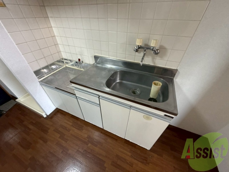 キッチン　キッチンは２口コンロも置けるくらい広々していますね。