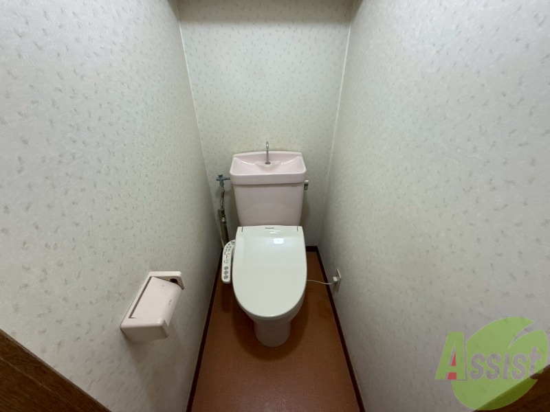 トイレ　トイレはウォシュレット付きです。シャワートイレは嬉しいですね