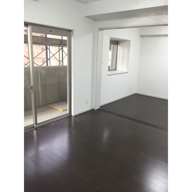 居室・リビング　南向きの広々としたリビングです