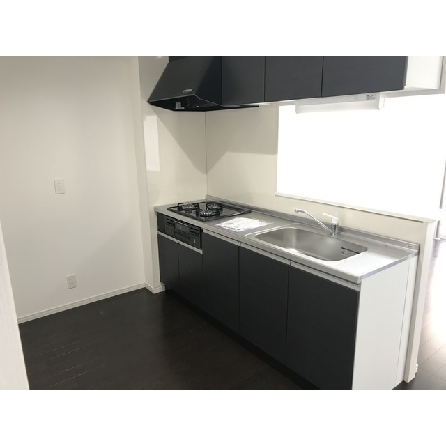 キッチン　広々と利用できるキッチンです