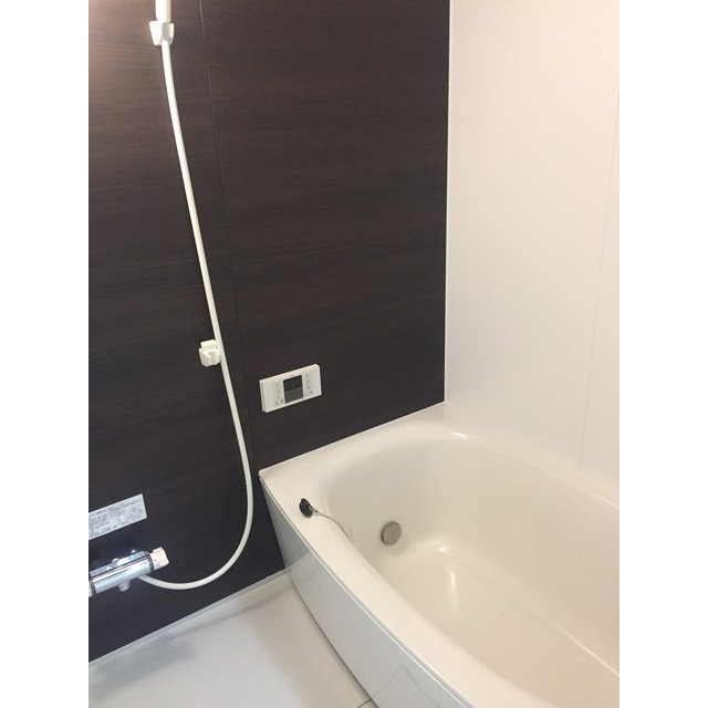 バス・シャワールーム　追い炊き機能付きの浴室です。